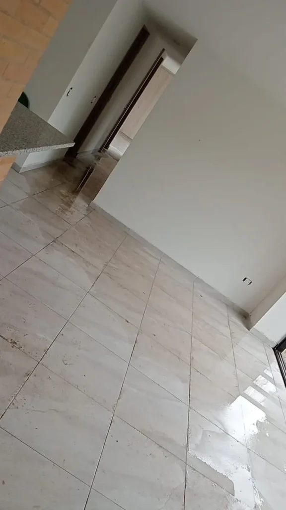 Contratar Enchapador en Bogotá